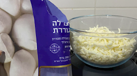 כמה שוקלת? מוצרלה מגורדת של גד, צילום: מתוך קבוצת הפייסבוק "איך זה נראה באמת"